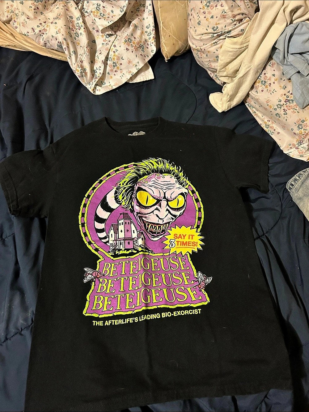 Spencer'Small Beetlejuice Graphic Tee Graphic Tee in Black Size Small